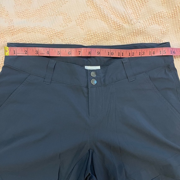 Columbia Women’s Shorts sz 8 - Picture 8 of 8